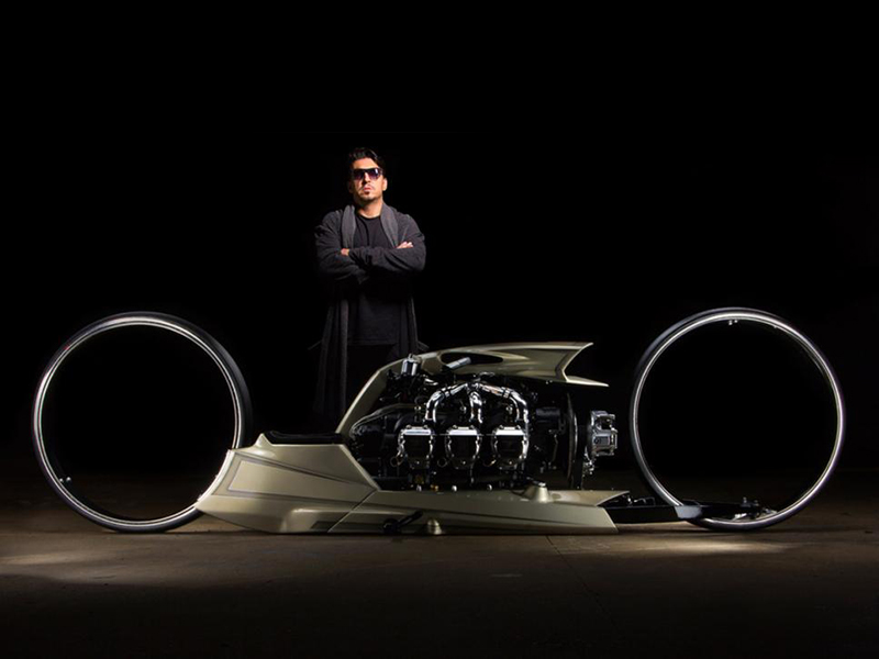 دراجة بخارية شبيهة بآلات ترون: تعمل بمحرك طائرة ومن تصميم سائق سباق برازيلي